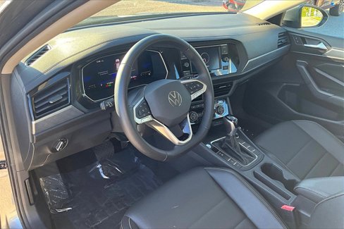 Certified 2022 Volkswagen Jetta SE w/ Panoramic Sunroof Package image 14