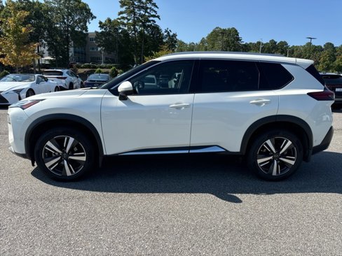 Used 2023 Nissan Rogue Platinum image 5