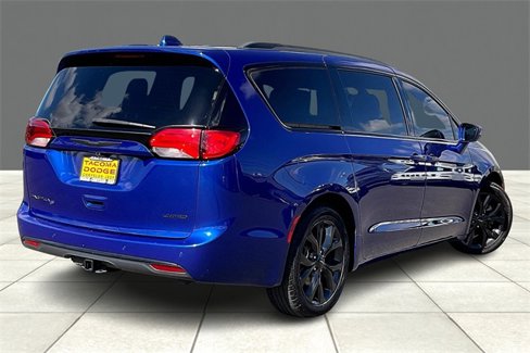 Used 2019 Chrysler Pacifica Limited image 13