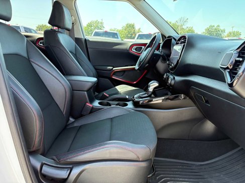 Used 2025 Kia Soul GT-Line image 19