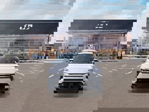 New 2025 Kia K4 LXS image 2