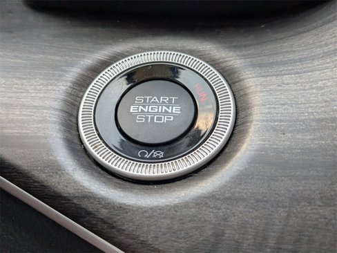 Used 2023 Jeep Grand Cherokee Limited image 27