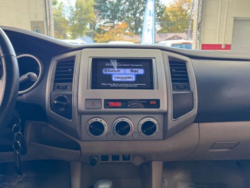 Used 2011 Toyota Tacoma 4x4 Double Cab image 37