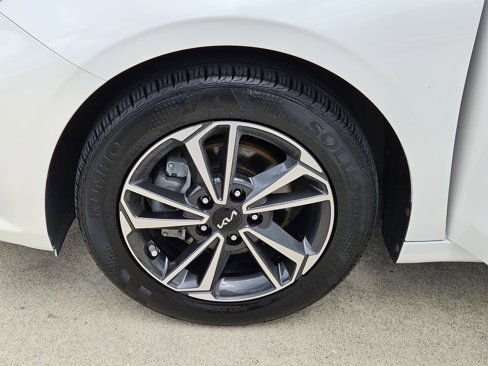 Certified 2023 Kia Forte LXS w/ LXS Technology Package image 32