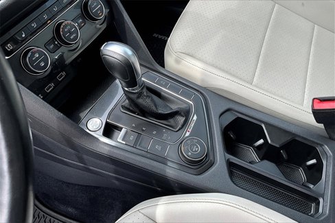 Used 2018 Volkswagen Tiguan SE w/ Panoramic Sunroof Package image 22