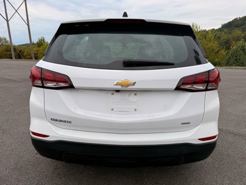 Used 2023 Chevrolet Equinox LS image 4