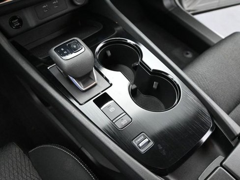 Used 2024 Nissan Rogue SV image 13
