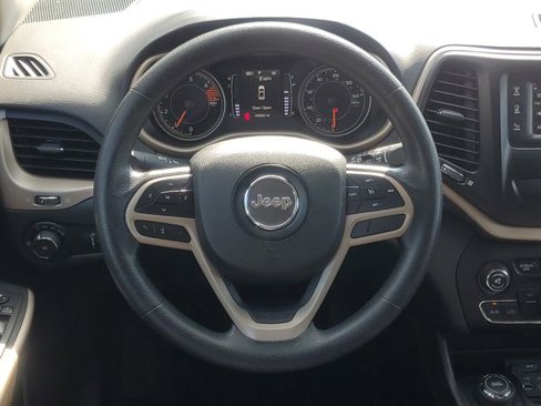 Used 2018 Jeep Cherokee Latitude w/ Safety Group image 26
