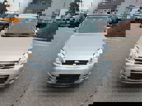 Used 2008 Chevrolet Impala LT image 3