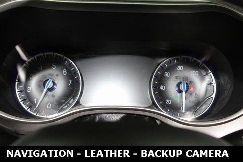 Used 2020 Chrysler Pacifica Touring-L Plus w/ Tire & Wheel Group image 17