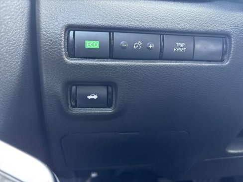 Used 2022 Nissan Sentra SR w/ Electronics Package image 21
