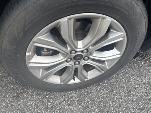 Used 2024 Ford Edge Titanium image 12