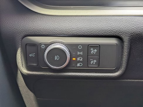 Used 2021 Ford Explorer XLT w/ Equipment Group 202A image 26