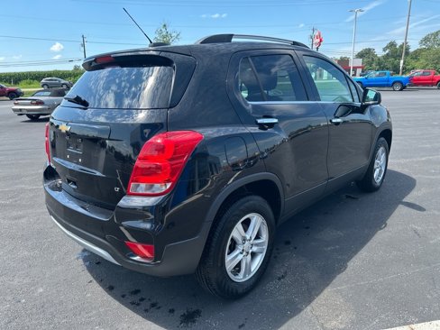 Used 2020 Chevrolet Trax LT w/ LT Convenience Package image 5