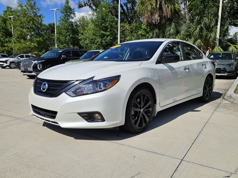 Used 2018 Nissan Altima 2.5 SR w/ SR Midnight Edition image 3