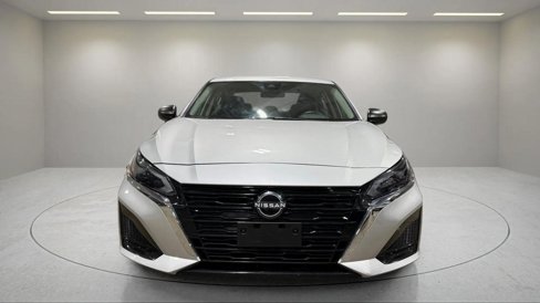 Used 2025 Nissan Altima 2.5 SV image 16