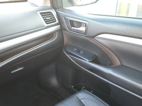 Used 2018 Toyota Highlander XLE image 20