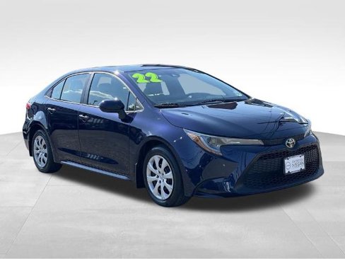Used 2022 Toyota Corolla LE image 3