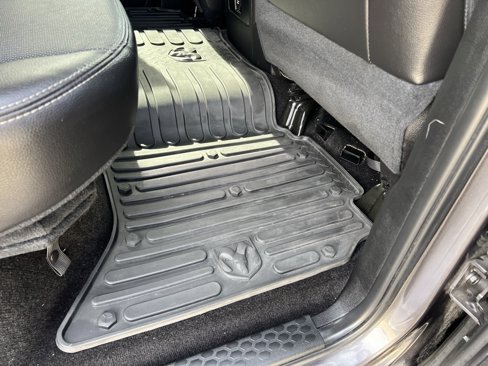 Used 2016 RAM 1500 Laramie w/ Convenience Group image 15