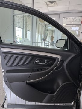 Used 2015 Ford Taurus SEL image 7