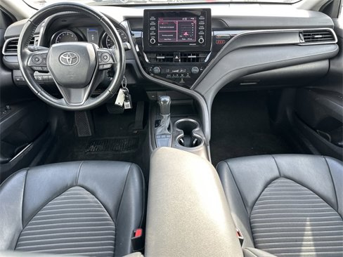 Used 2023 Toyota Camry SE image 11