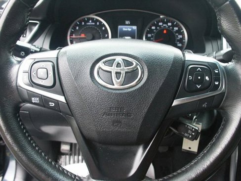 Used 2015 Toyota Camry SE image 9