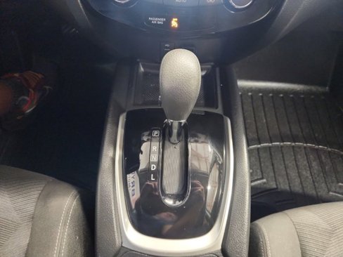 Used 2016 Nissan Rogue SV image 17
