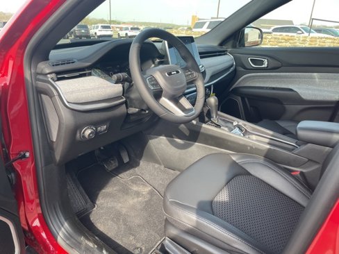 New 2025 Jeep Compass Latitude image 22