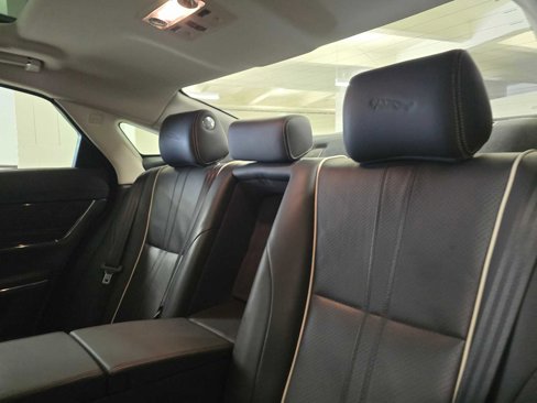 Used 2019 Jaguar XJ R-Sport image 17