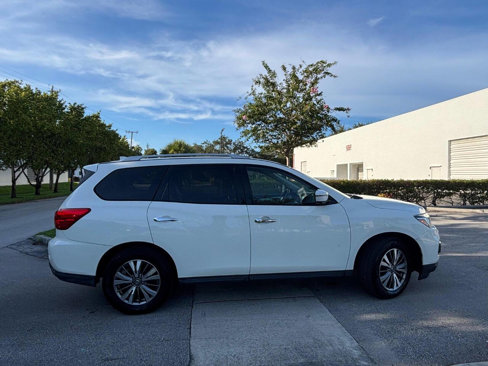 Used 2019 Nissan Pathfinder SL image 4