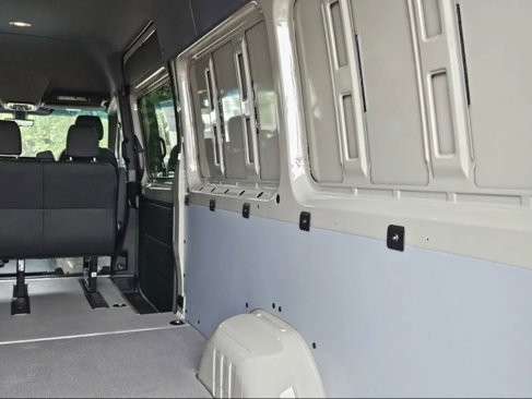 Used 2025 Mercedes-Benz Sprinter 2500 image 21