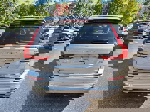 Certified 2023 Volvo XC60 B5 Plus w/ Protection Package Premier image 4