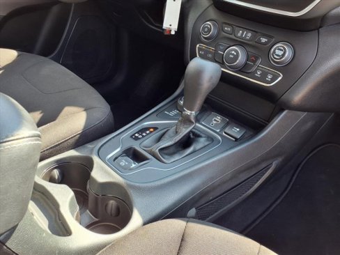 Used 2021 Jeep Cherokee Latitude image 10