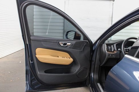 Certified 2021 Volvo XC60 T5 Inscription w/ Protection Package Premier image 7