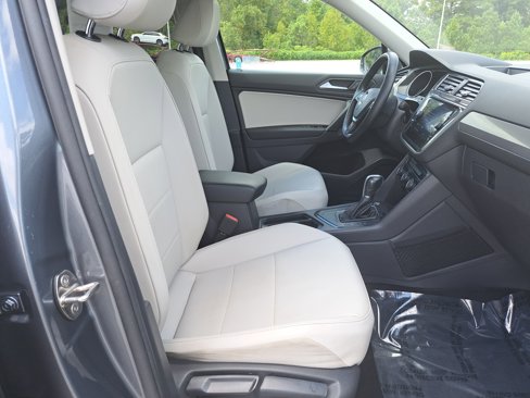 Used 2019 Volkswagen Tiguan SE image 10
