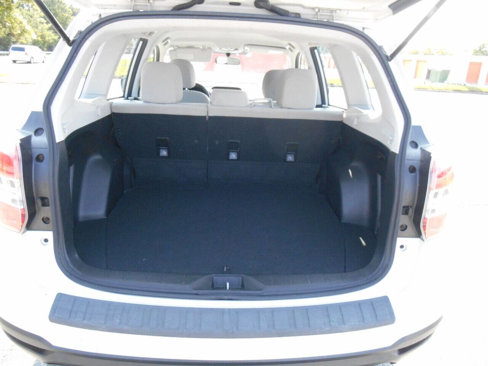 Used 2015 Subaru Forester 2.5i w/ Alloy Wheel Package image 10