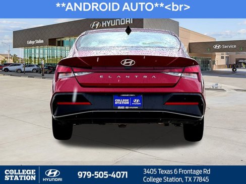Used 2025 Hyundai Elantra SE image 6