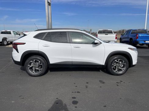 New 2025 Chevrolet Trax LT w/ Driver Confidence Package image 6