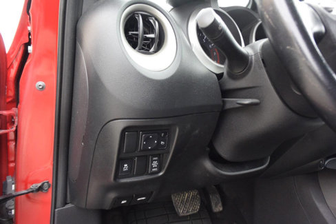 Used 2017 Nissan Juke SV image 17