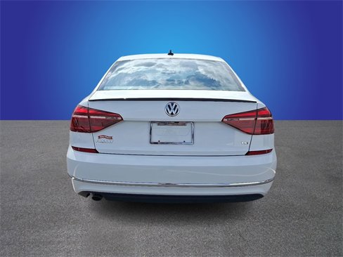 Used 2019 Volkswagen Passat 2.0T Wolfsburg w/ Wheels & Sunroof Package image 5