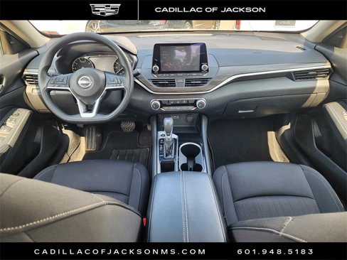 Used 2024 Nissan Altima 2.5 SV image 6
