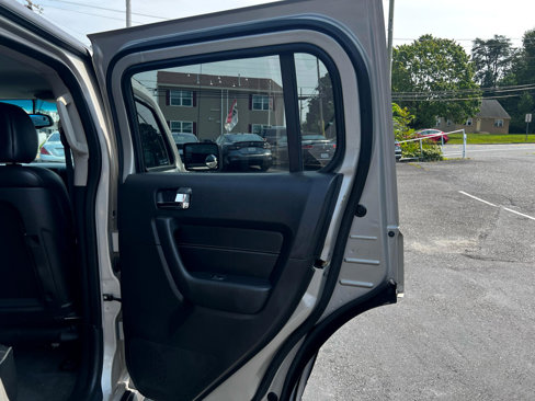 Used 2006 HUMMER H3 image 19