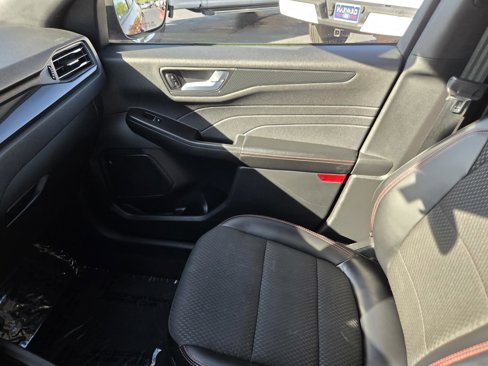 Used 2023 Ford Escape ST-Line image 13