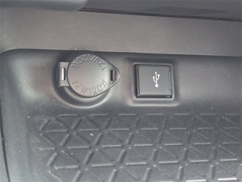 Used 2021 Toyota RAV4 XLE image 20