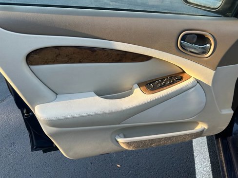 Used 2002 Jaguar S-TYPE 4.0 image 10
