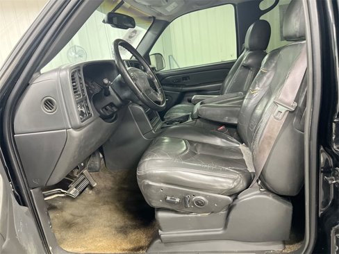 Used 2003 Chevrolet Avalanche 4x4 w/ Suspension Package, Off-Road image 17