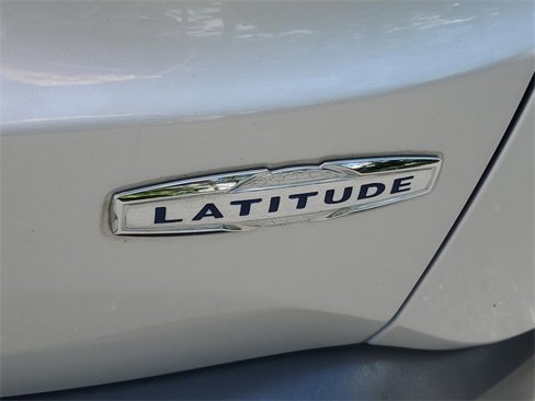 Used 2018 Jeep Renegade Latitude image 10