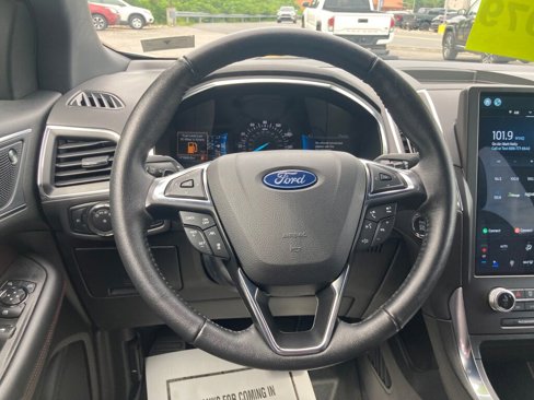 Used 2021 Ford Edge Titanium w/ Equipment Group 301A image 23