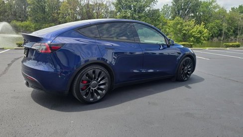 Used 2022 Tesla Model Y Performance image 5