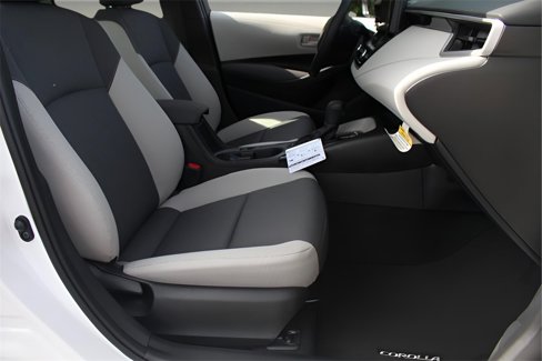 New 2025 Toyota Corolla LE image 17